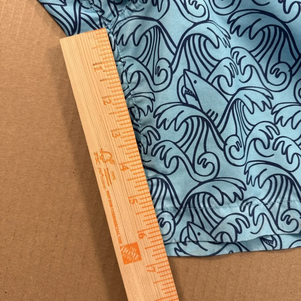 Southern Tide‎ Mens L Shark Wave Swim Trunks